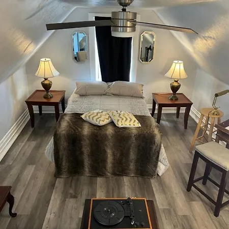 Master Suite Serenity On Banksville Pittsburgh